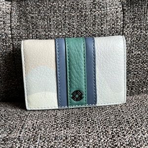 Credit card / business card holder by Dagne Dover